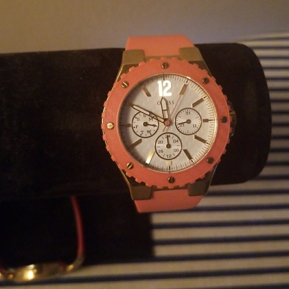 Guess watch - Picture 2 of 2
